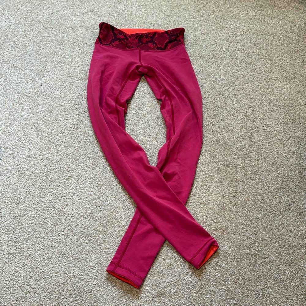LULULEMON wunder under legging ziggy snake red